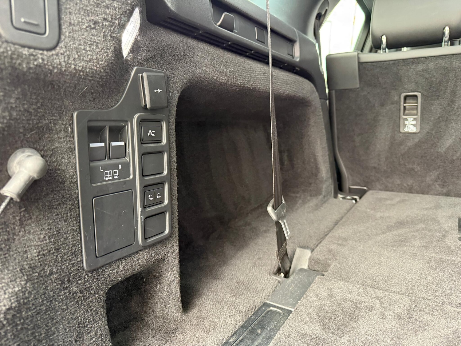 Used Land Rover Discovery 2022 for sale - 76472462: Photo 32