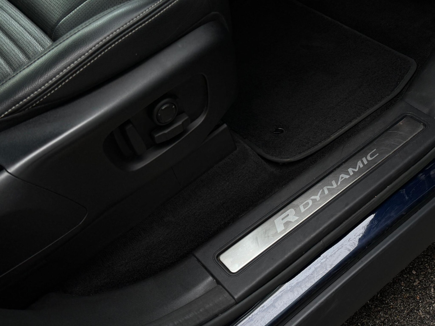 Used Land Rover Discovery 2022 for sale - 76472462: Photo 39