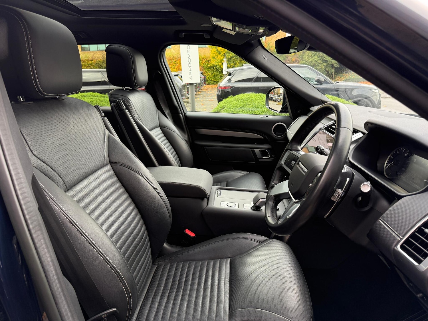 Used Land Rover Discovery 2022 for sale - 76472462: Photo 40