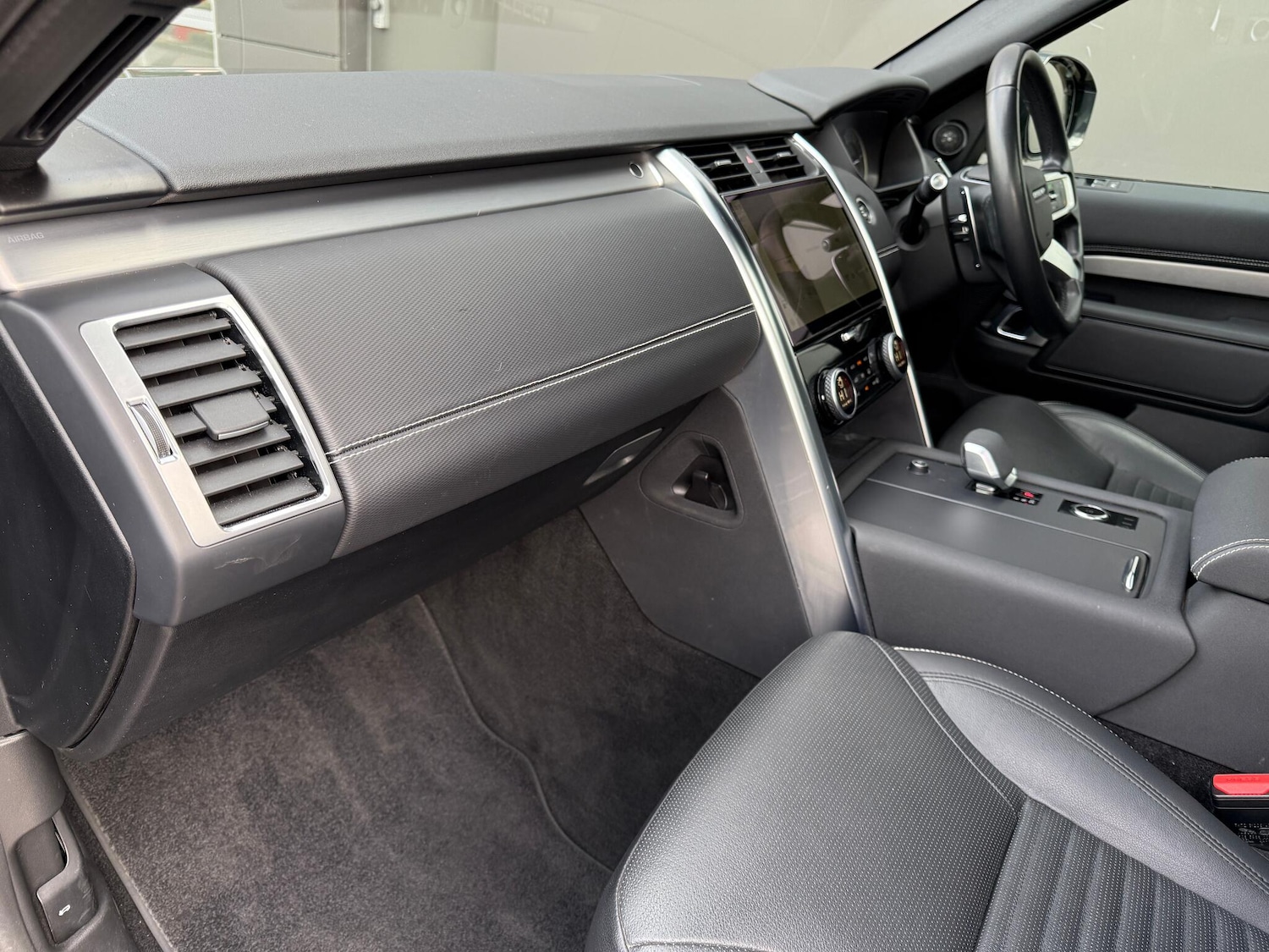 Used Land Rover Discovery 2022 for sale - 76472462: Photo 42