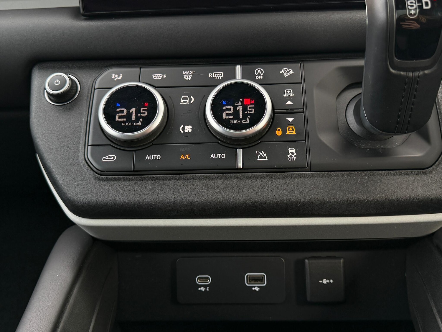 Used Land Rover Defender 2022 for sale - 77267160: Photo 24