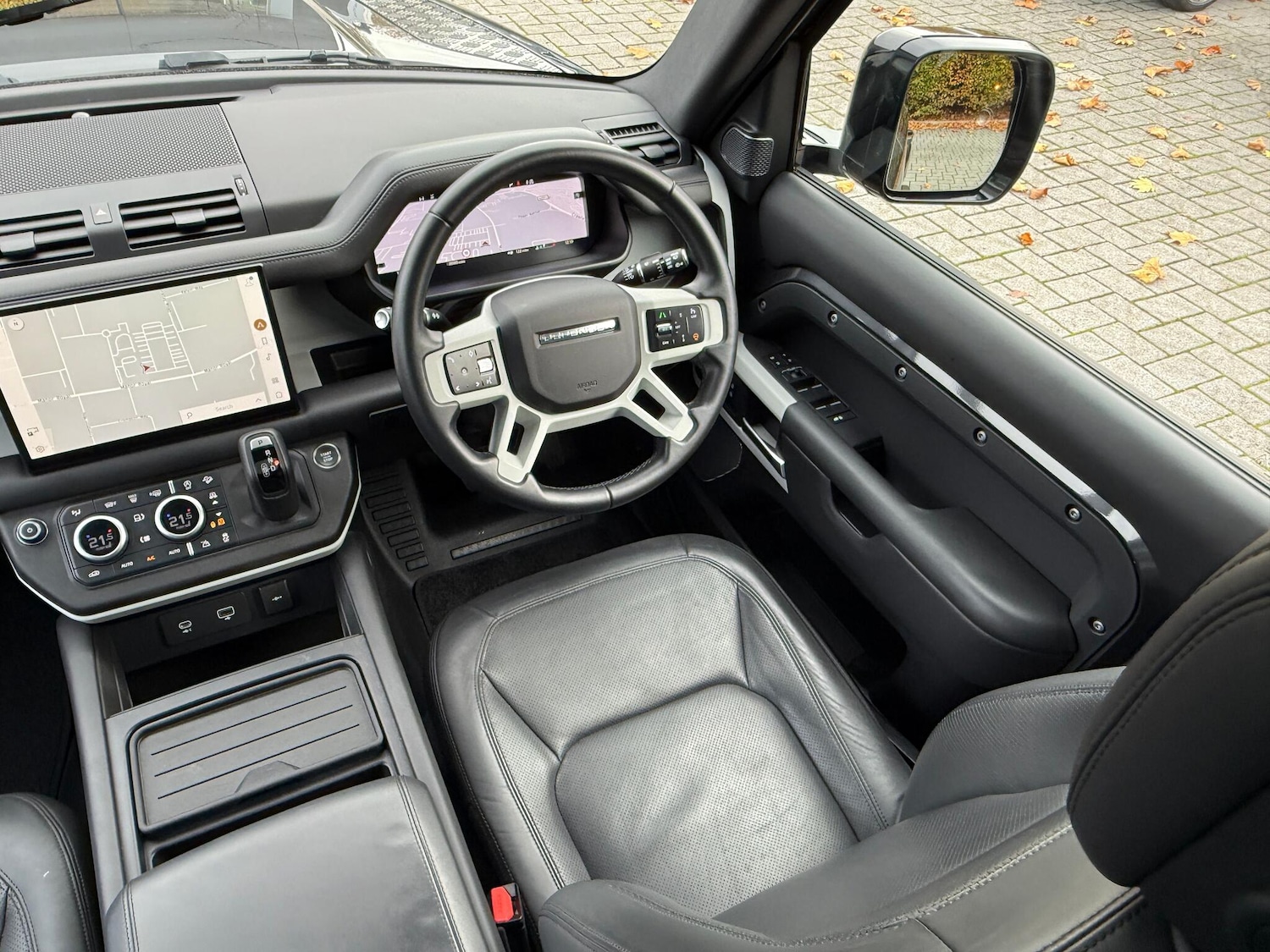 Used Land Rover Defender 2022 for sale - 77267160: Photo 28