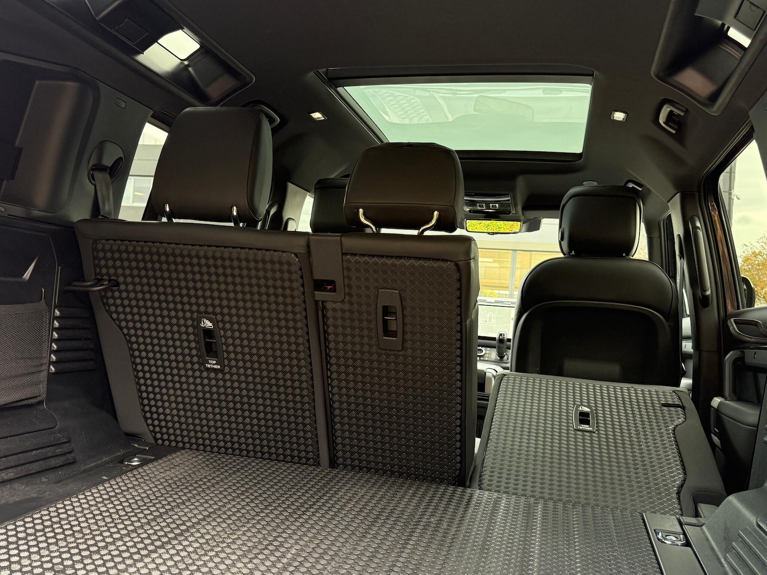 Used Land Rover Defender 2022 for sale - 77267160: Photo 32