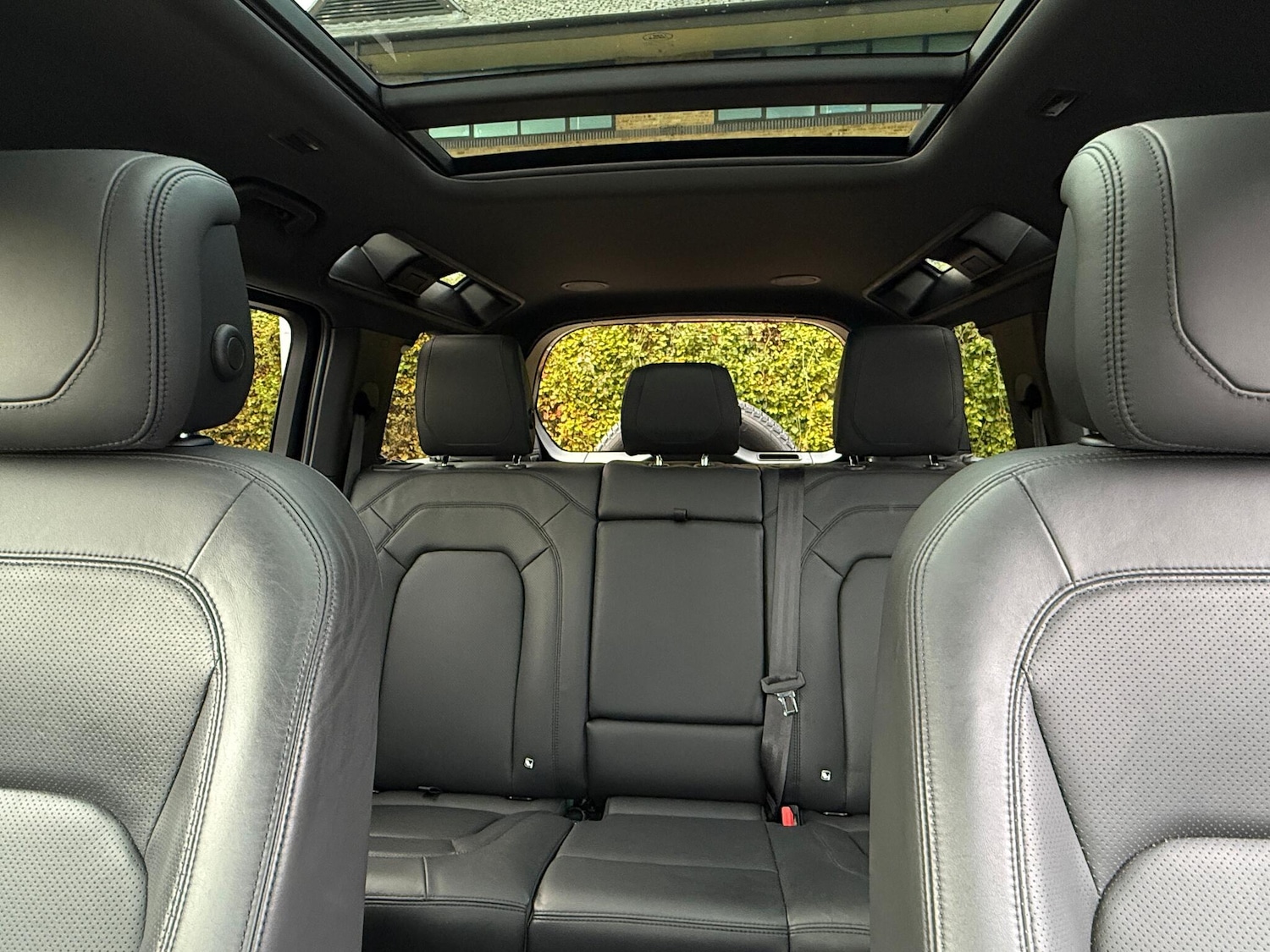 Used Land Rover Defender 2022 for sale - 77267160: Photo 38