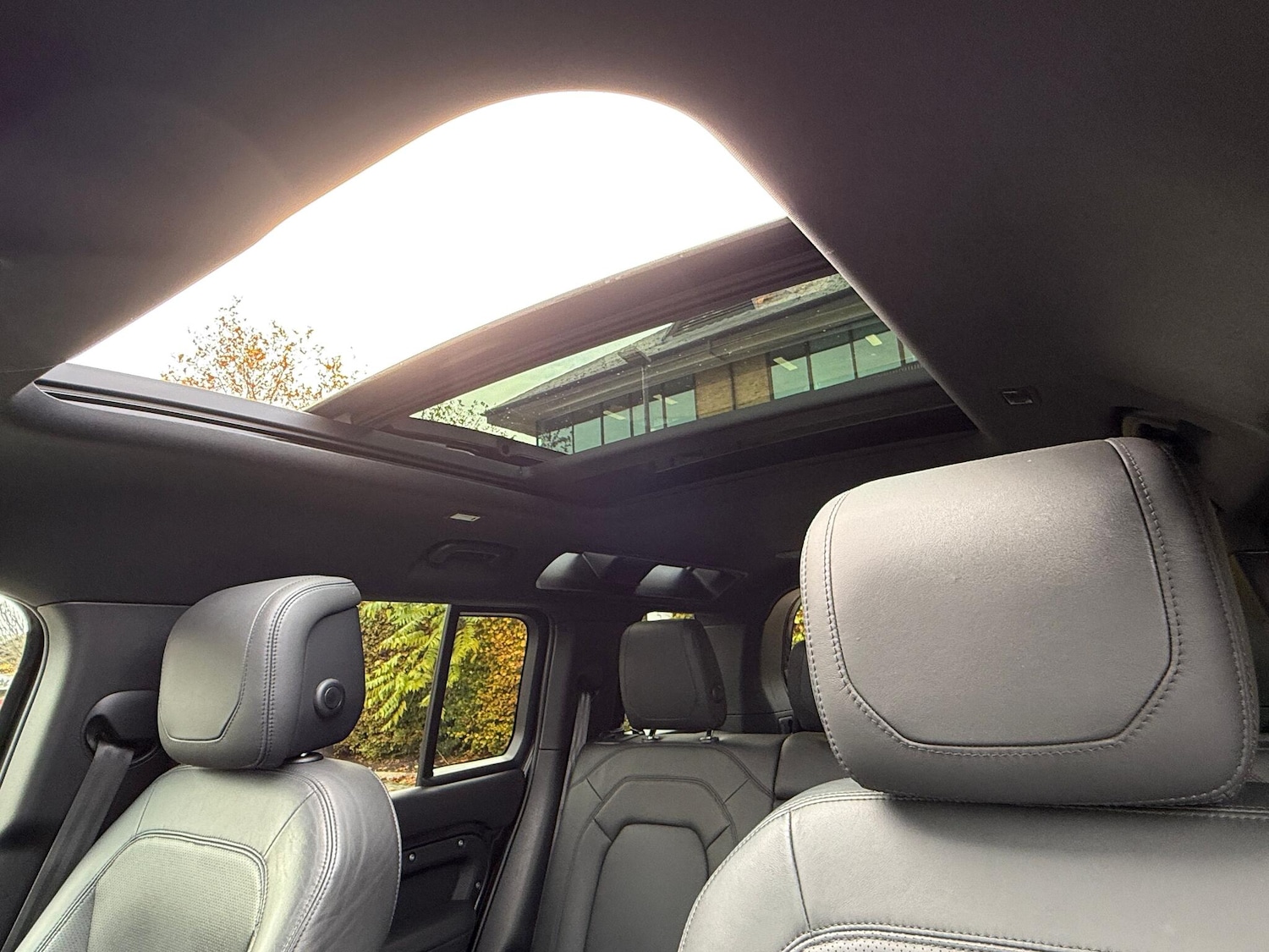 Used Land Rover Defender 2022 for sale - 77267160: Photo 5