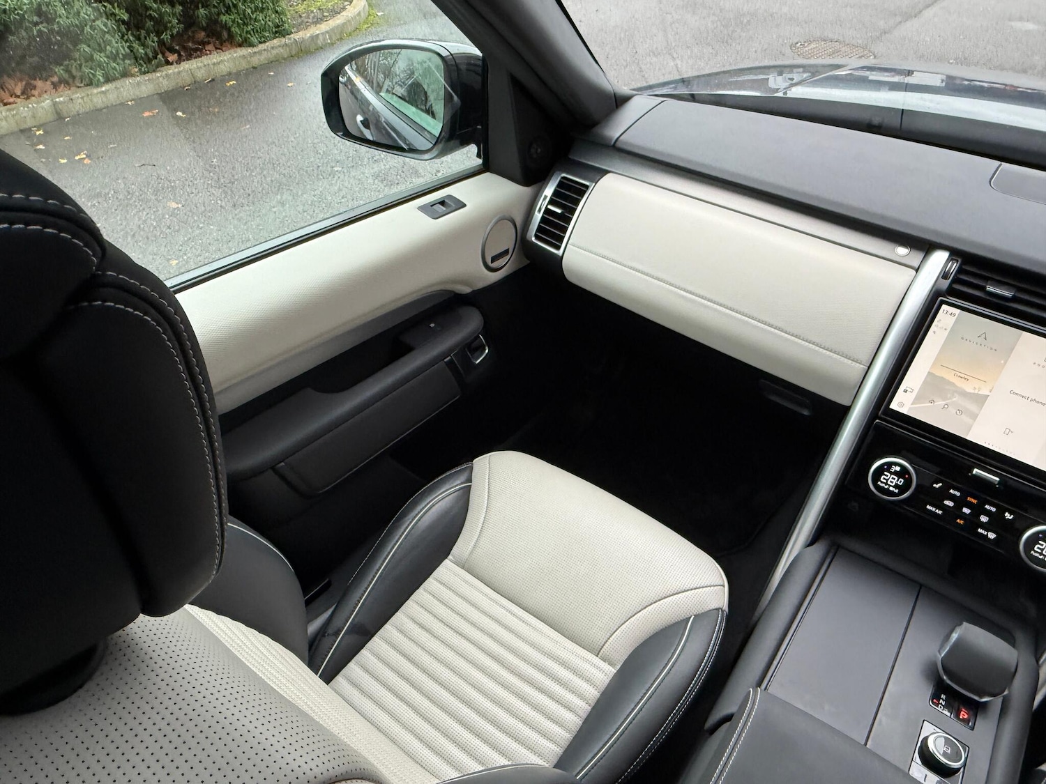 Used Land Rover Discovery 2024 for sale - 76765586: Photo 23