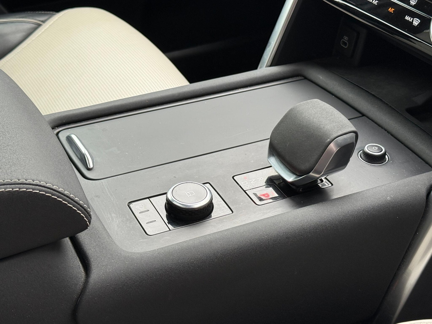 Used Land Rover Discovery 2024 for sale - 76765586: Photo 24