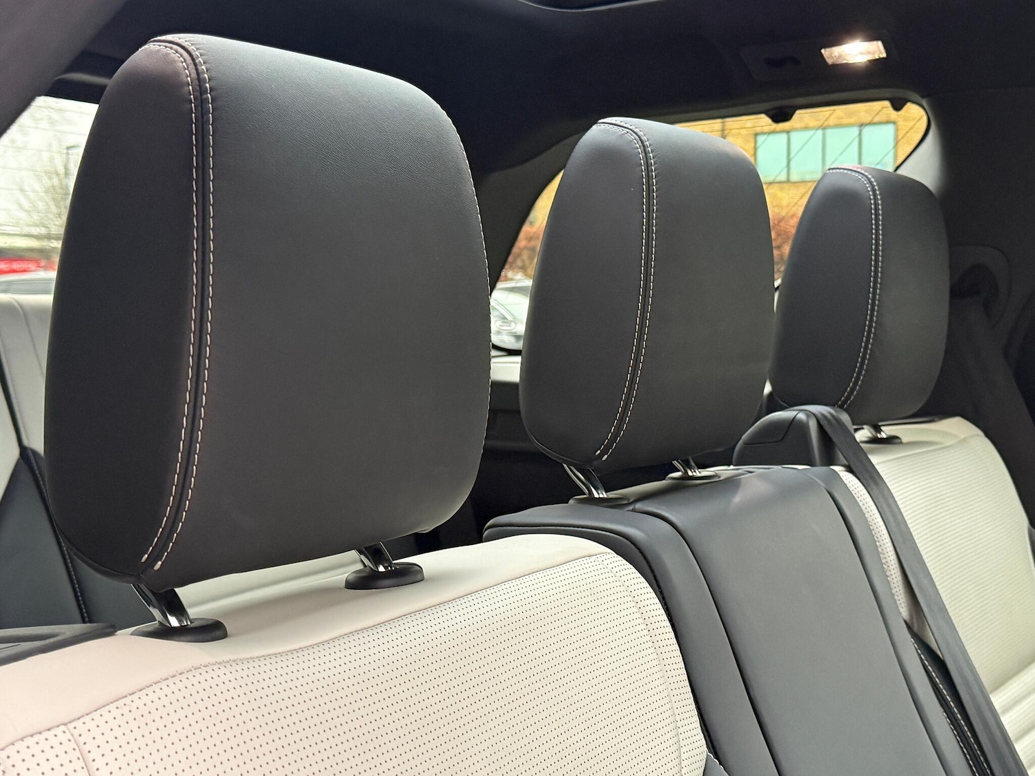 Used Land Rover Discovery 2024 for sale - 76765586: Photo 34