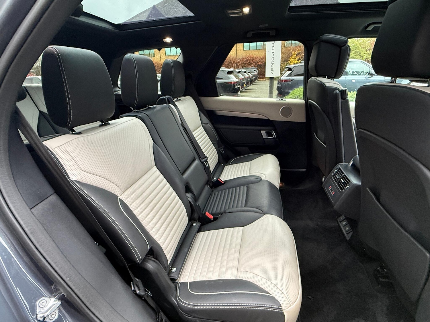 Used Land Rover Discovery 2024 for sale - 76765586: Photo 35