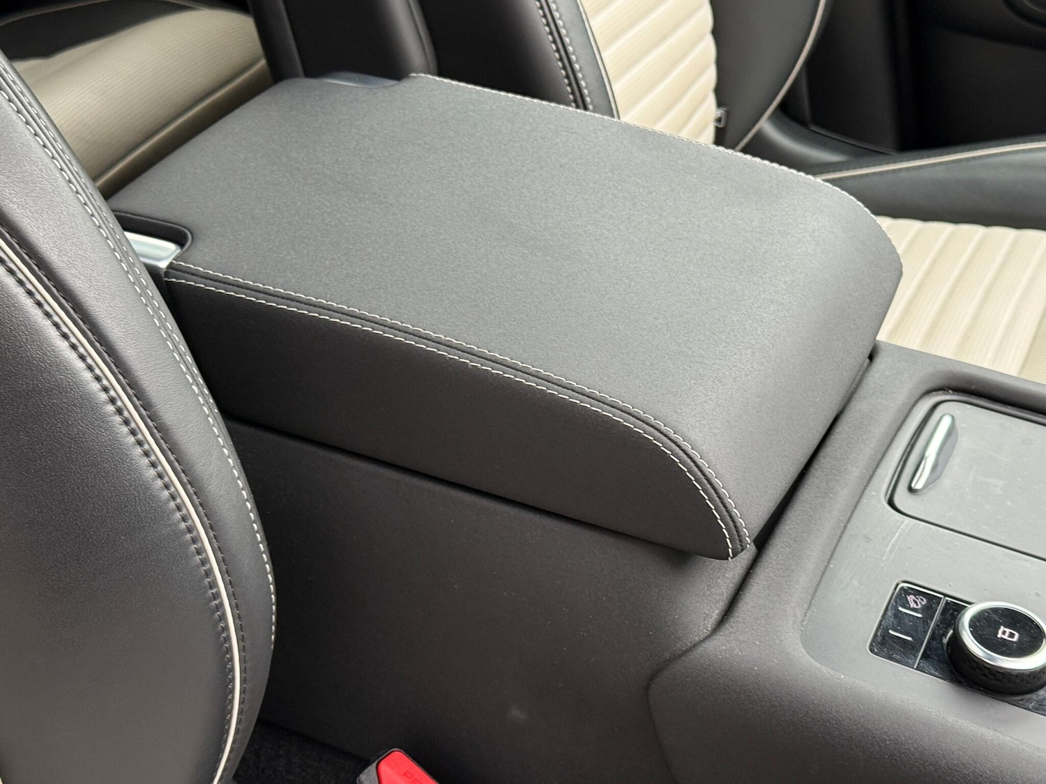 Used Land Rover Discovery 2024 for sale - 76765586: Photo 42