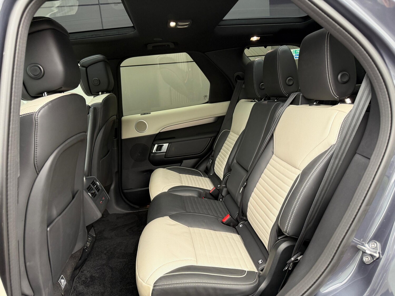 Used Land Rover Discovery 2024 for sale - 76765586: Photo 46