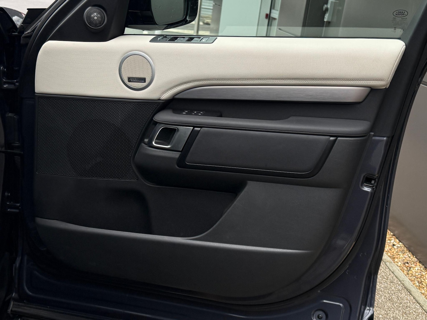 Used Land Rover Discovery 2024 for sale - 76765586: Photo 51