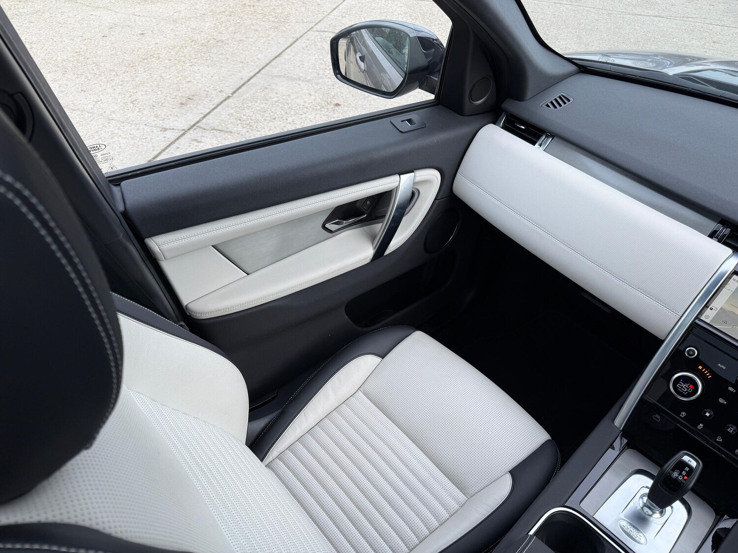 Used Land Rover Discovery Sport 2024 for sale - 76499837: Photo 17