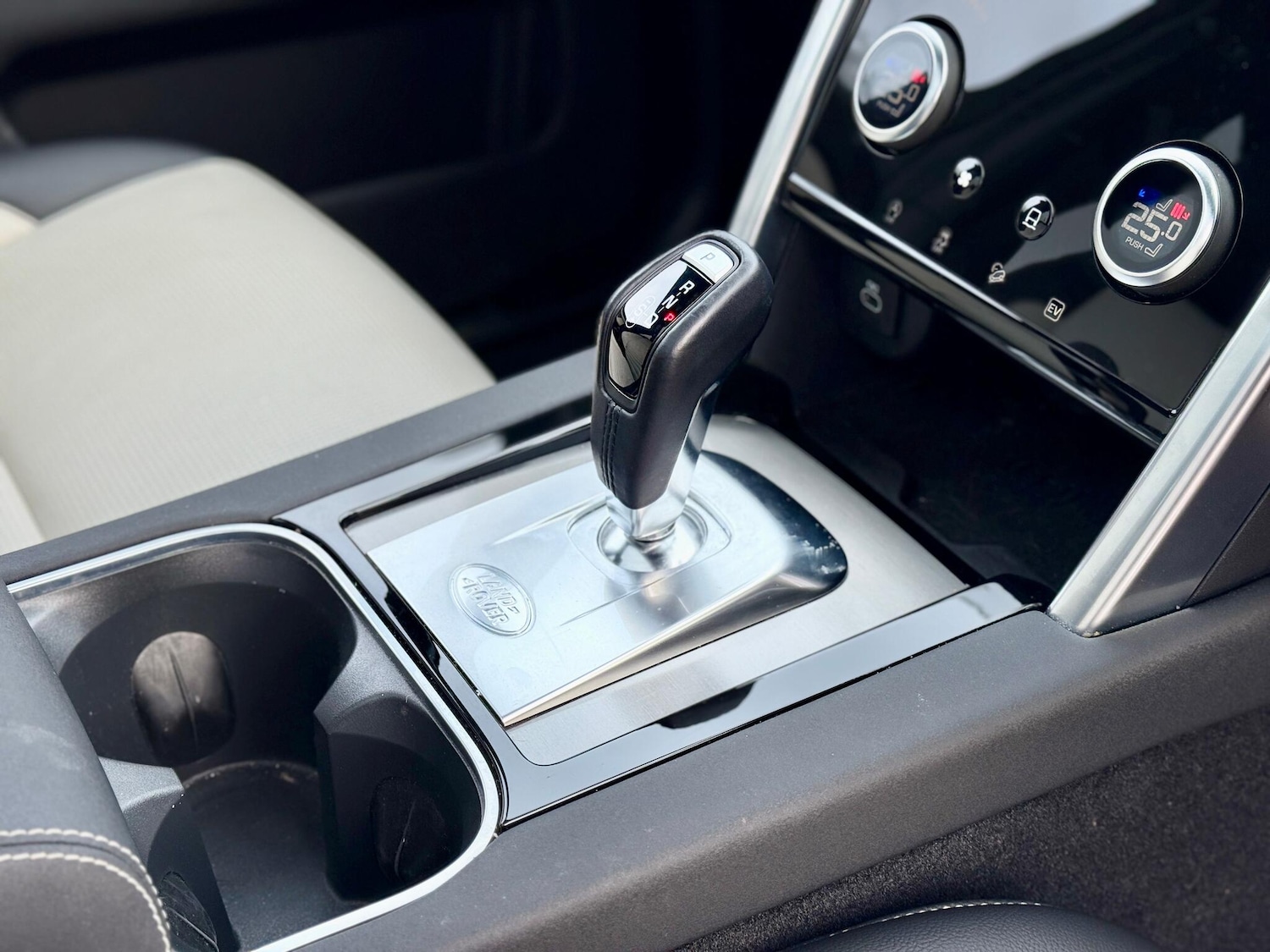 Used Land Rover Discovery Sport 2024 for sale - 76499837: Photo 18