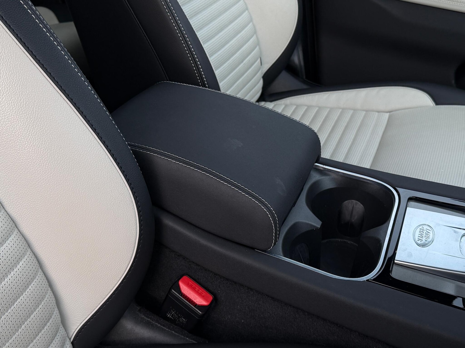 Used Land Rover Discovery Sport 2024 for sale - 76499837: Photo 19