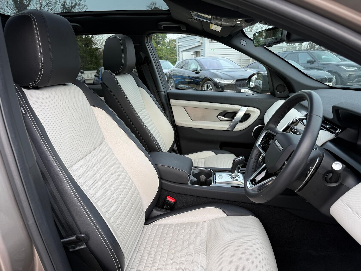 Used Land Rover Discovery Sport 2024 for sale - 76499837: Photo 33