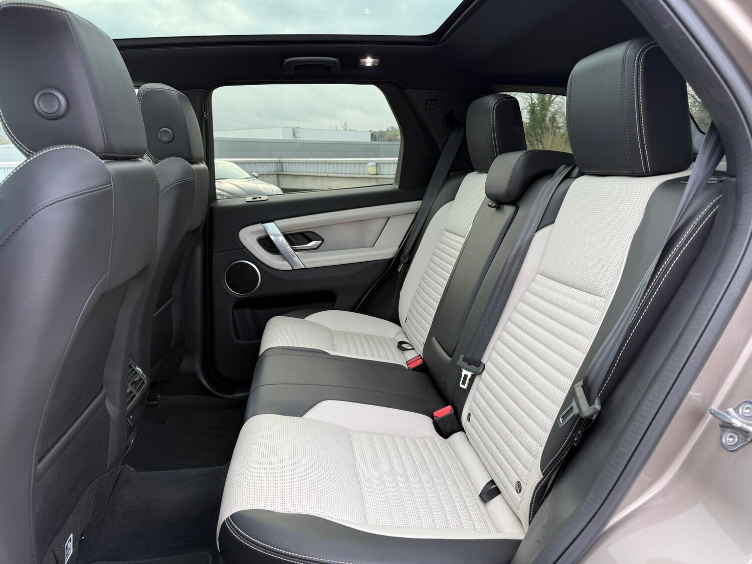 Used Land Rover Discovery Sport 2024 for sale - 76499837: Photo 37