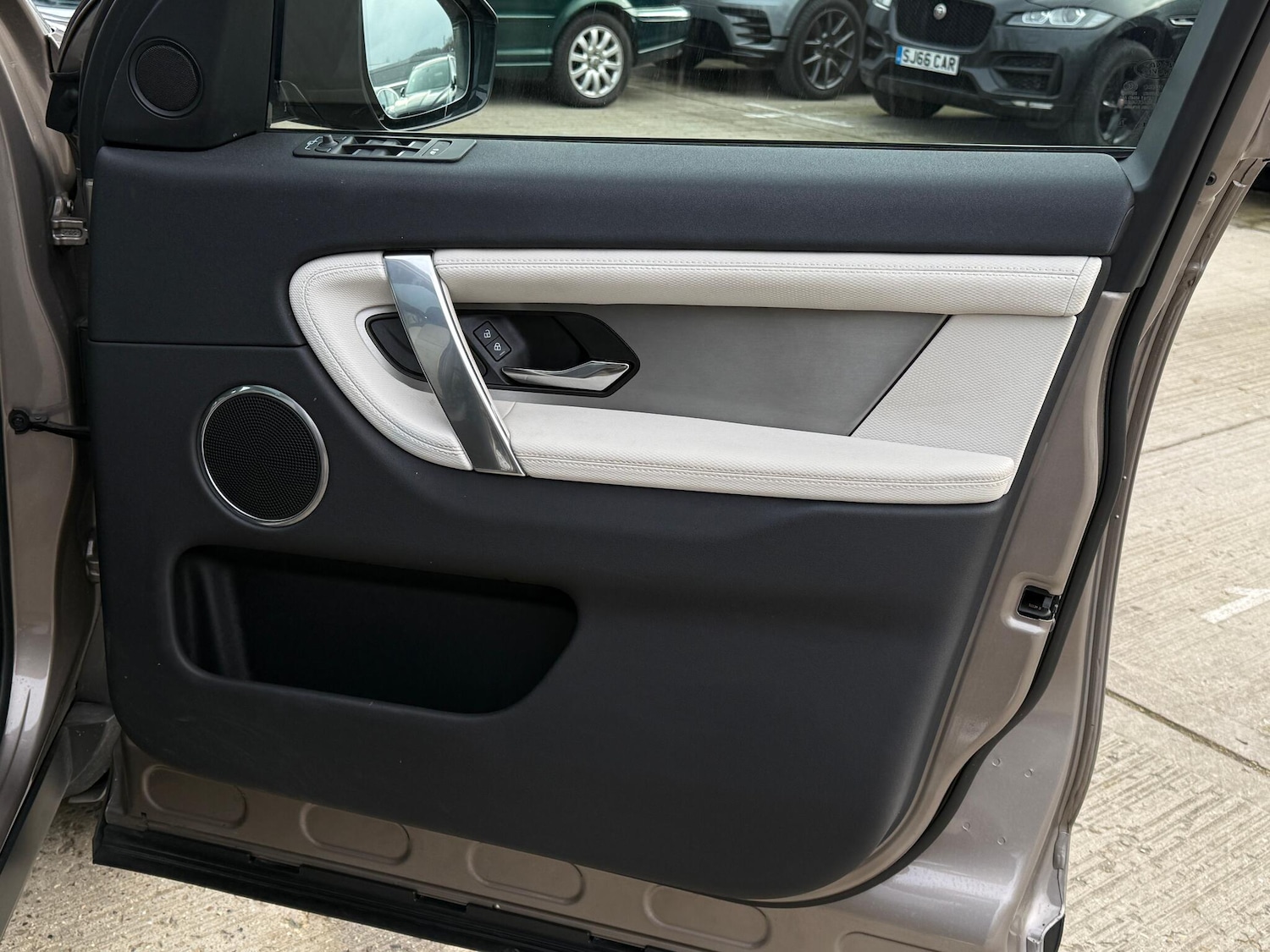 Used Land Rover Discovery Sport 2024 for sale - 76499837: Photo 38