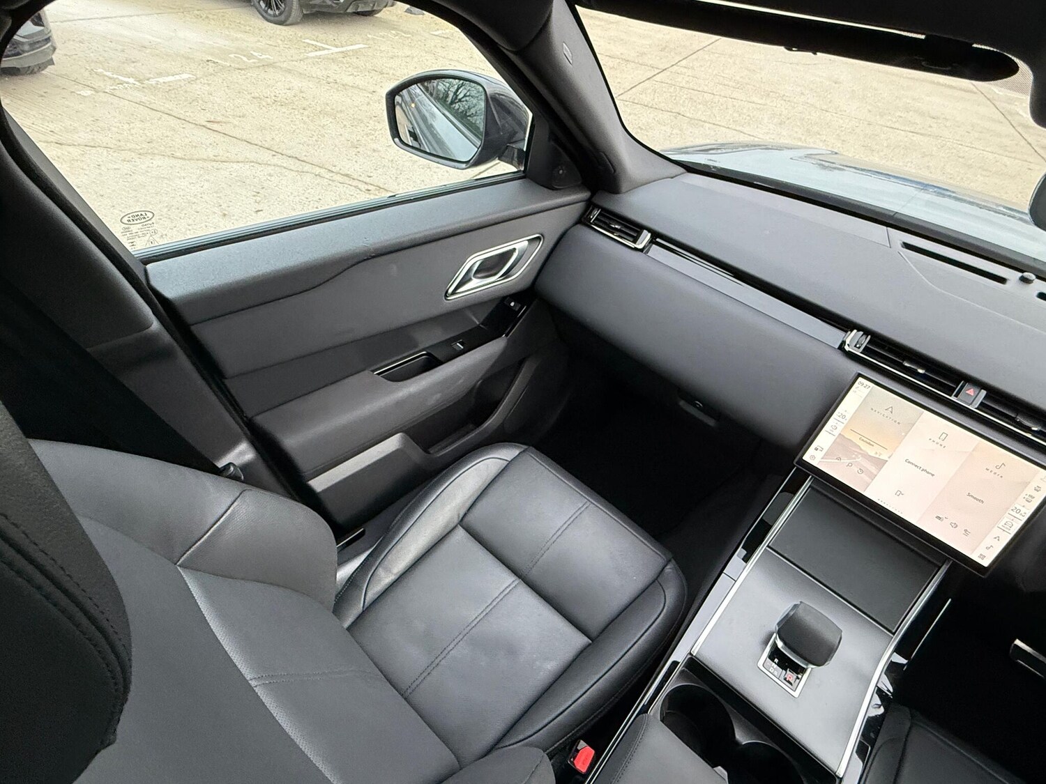 Used Land Rover Range Rover Velar 2024 for sale - 76425391: Photo 21