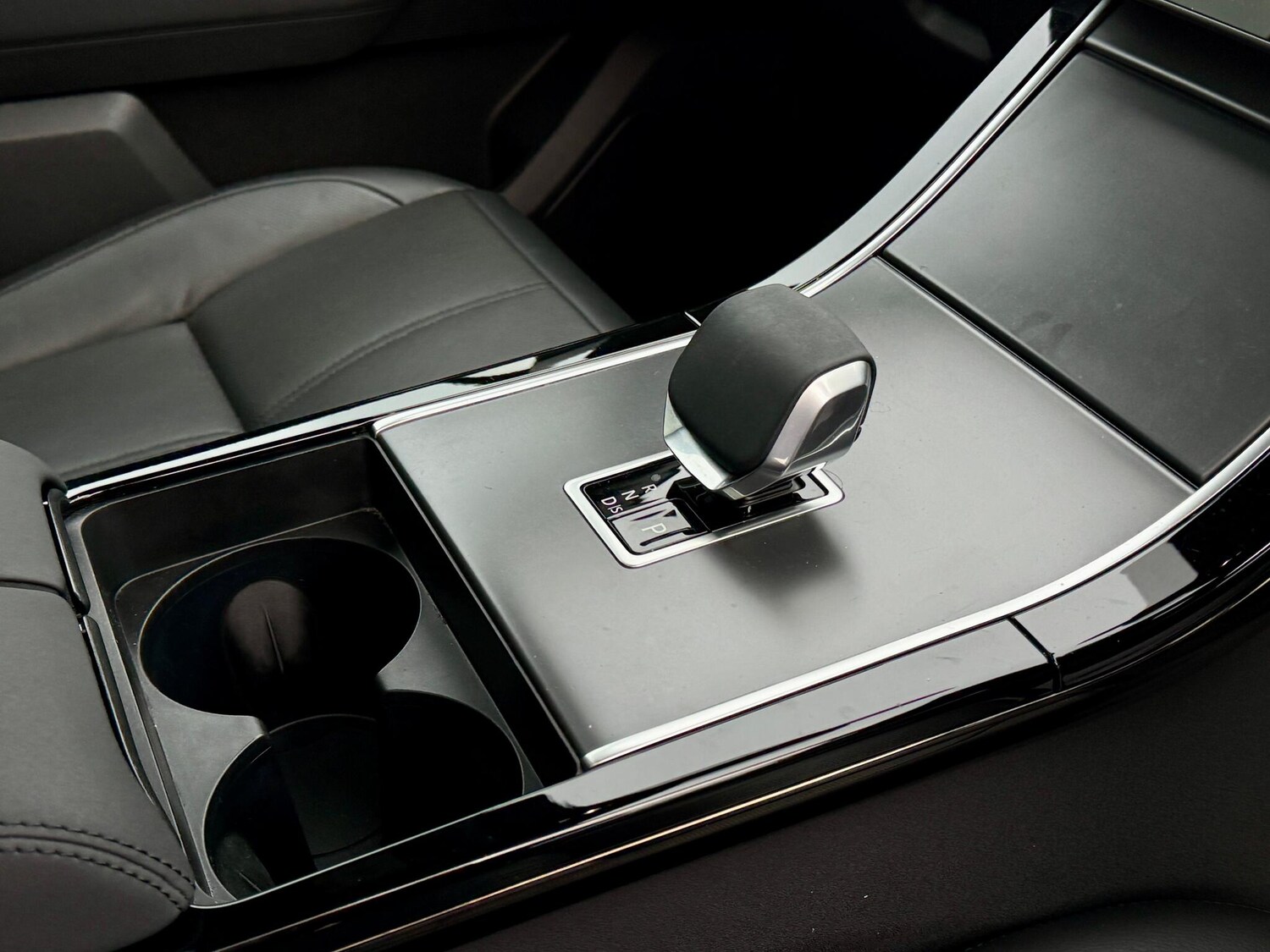 Used Land Rover Range Rover Velar 2024 for sale - 76425391: Photo 22