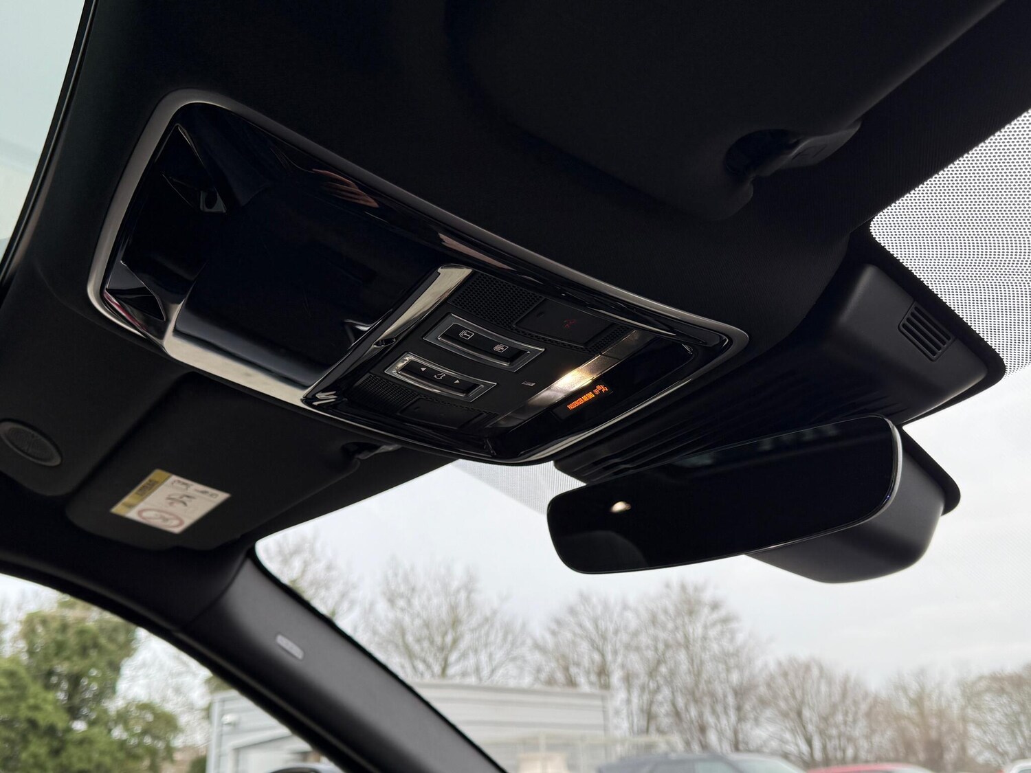 Used Land Rover Range Rover Velar 2024 for sale - 76425391: Photo 25