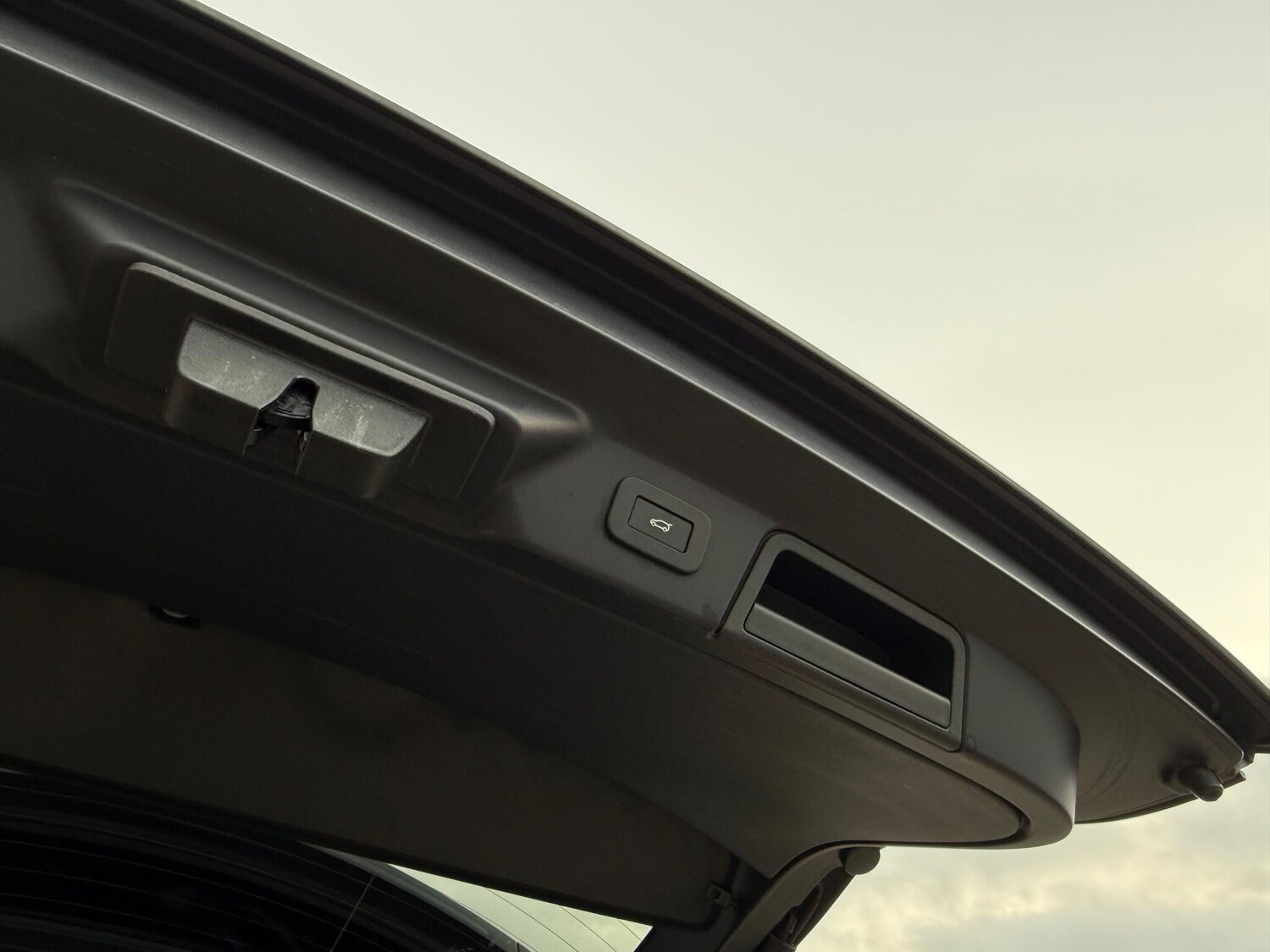 Used Land Rover Range Rover Velar 2024 for sale - 76425391: Photo 29