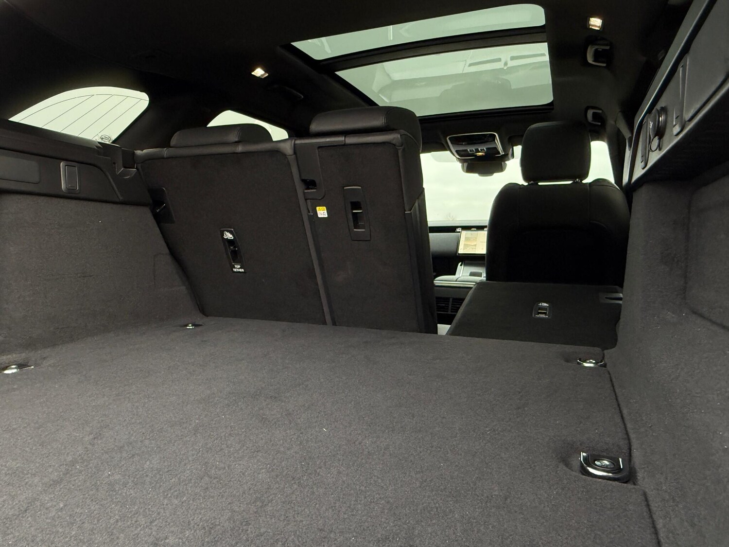 Used Land Rover Range Rover Velar 2024 for sale - 76425391: Photo 32