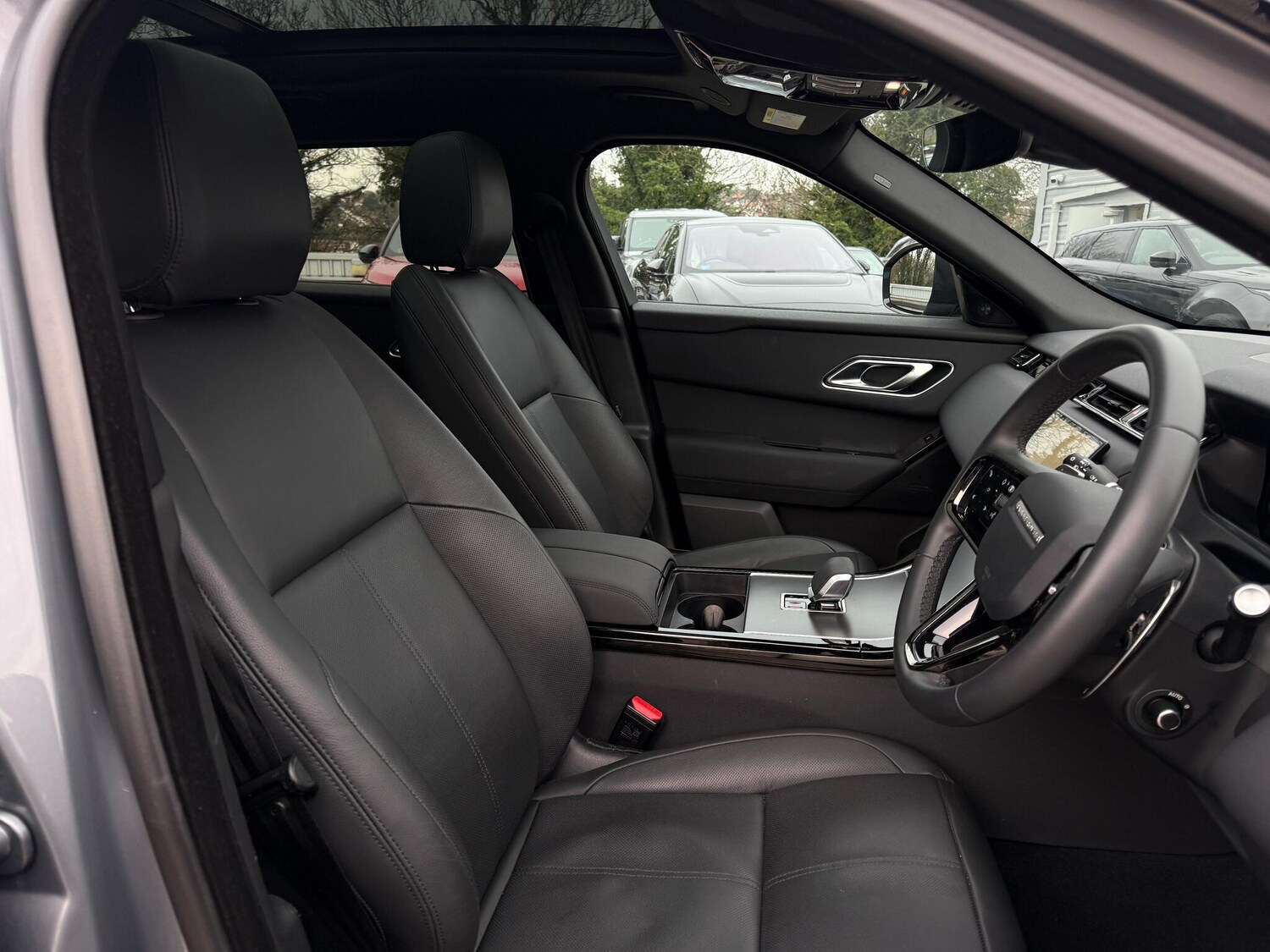 Used Land Rover Range Rover Velar 2024 for sale - 76425391: Photo 40