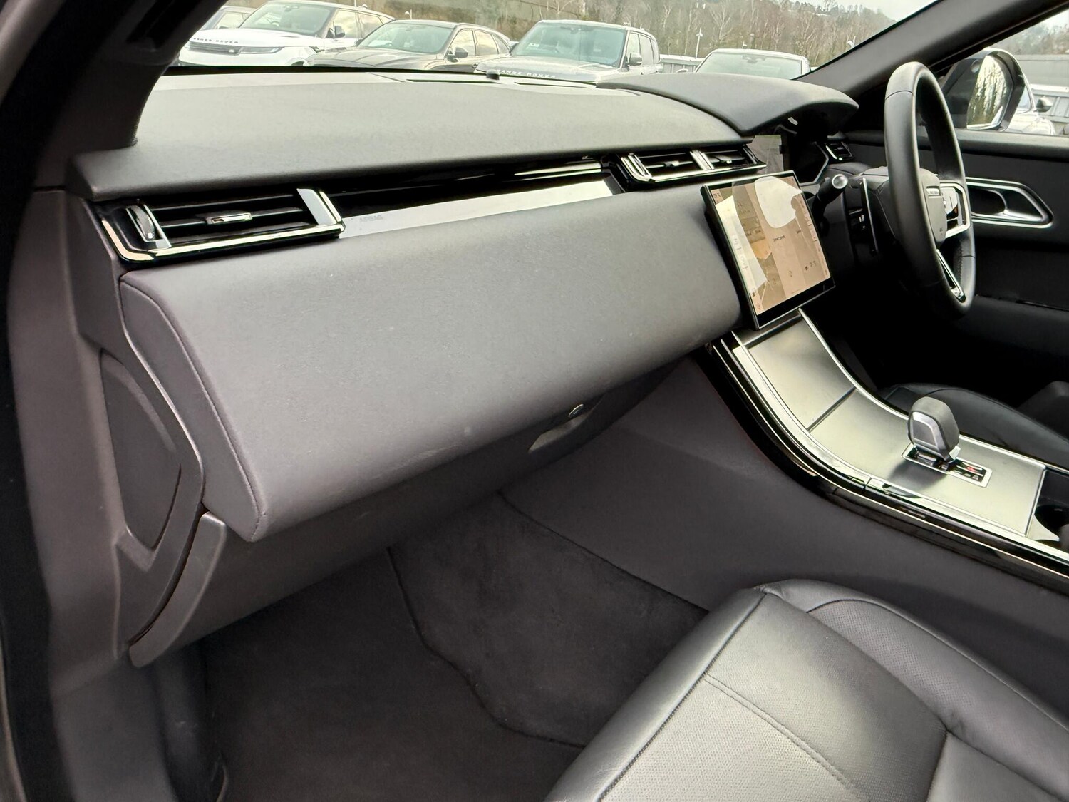 Used Land Rover Range Rover Velar 2024 for sale - 76425391: Photo 43