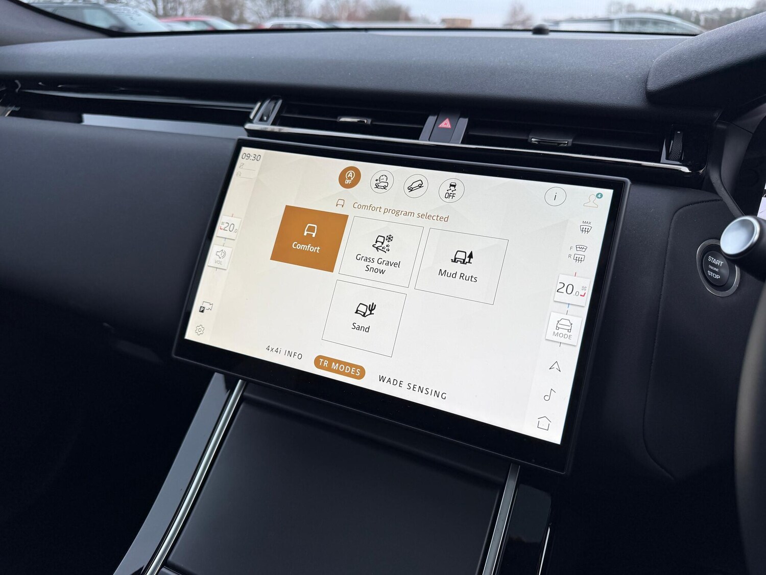 Used Land Rover Range Rover Velar 2024 for sale - 76425391: Photo 55