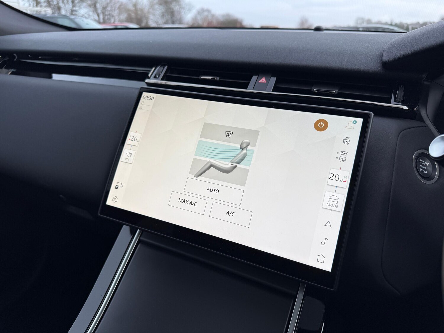 Used Land Rover Range Rover Velar 2024 for sale - 76425391: Photo 57