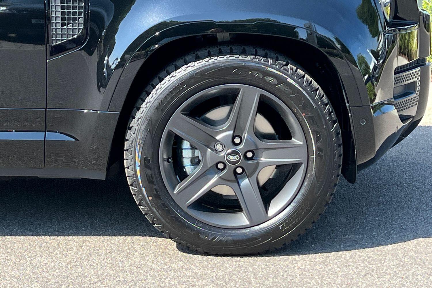 Used Land Rover Defender 2025 for sale - 76499516: Photo 19