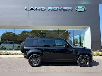 Used Land Rover Defender 110 2025 for sale - 76499516: Photo
