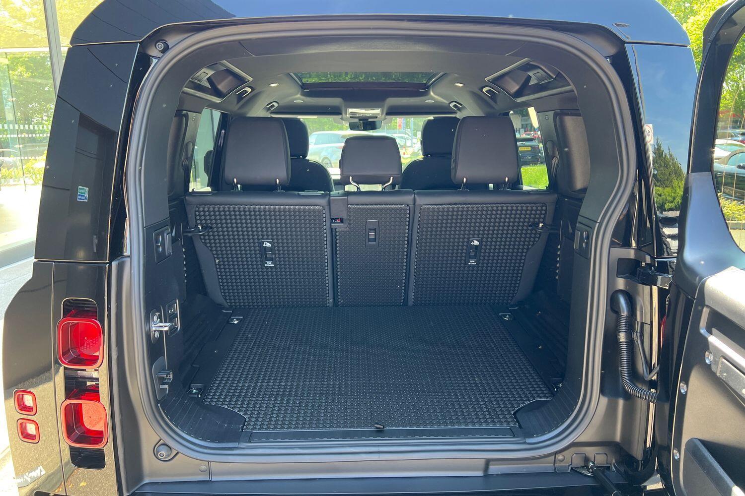 Used Land Rover Defender 2025 for sale - 76499516: Photo 31