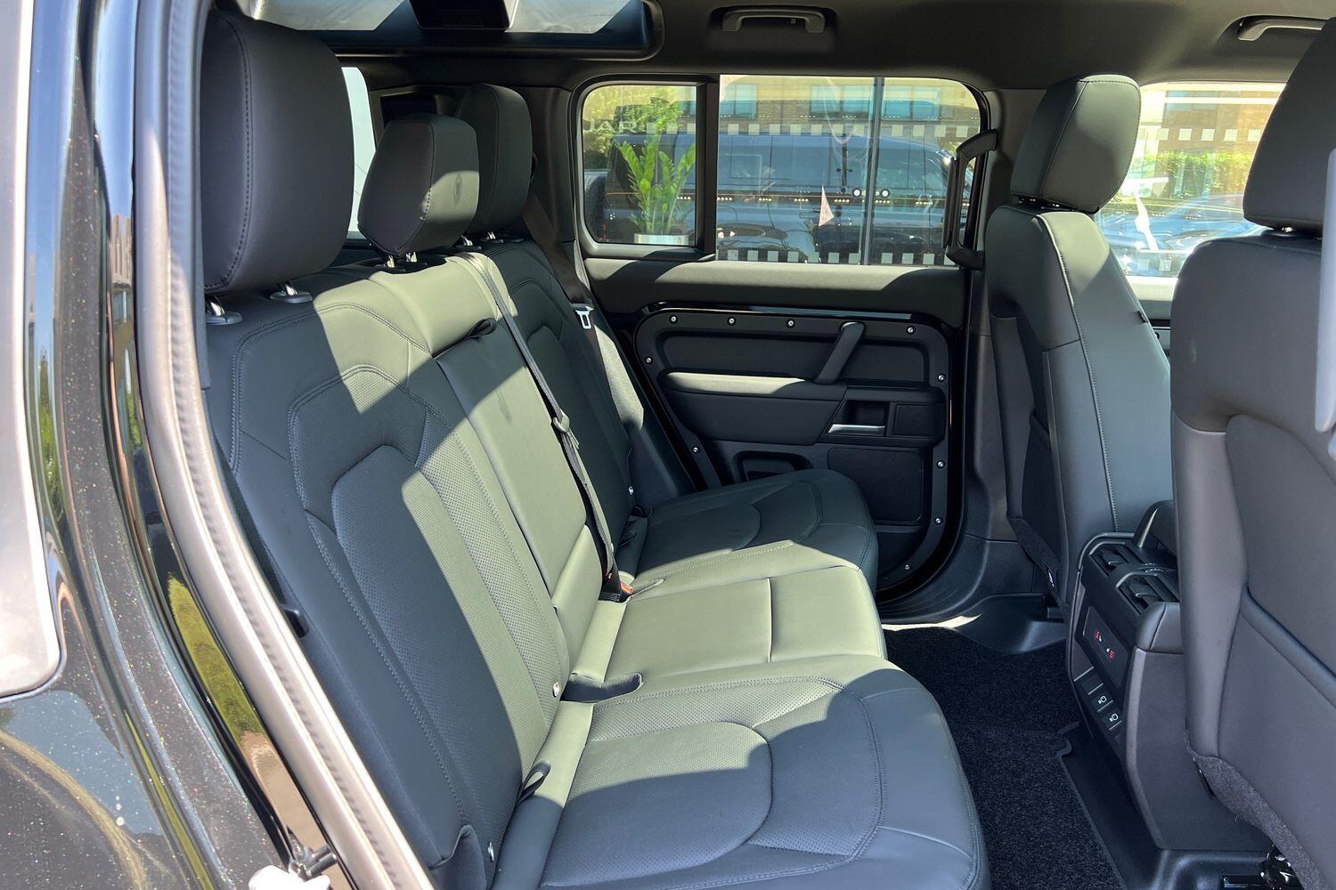 Used Land Rover Defender 2025 for sale - 76499516: Photo 34