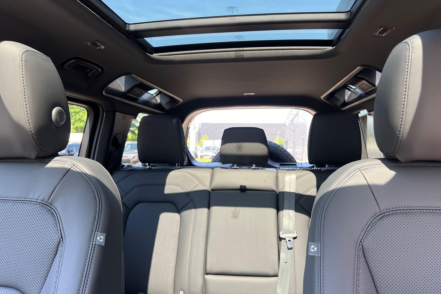 Used Land Rover Defender 2025 for sale - 76499516: Photo 38