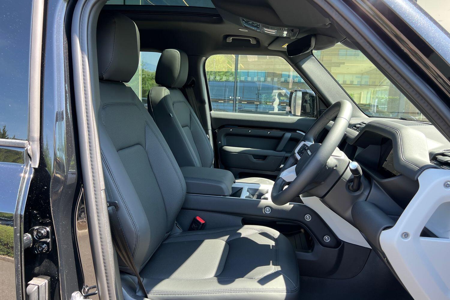 Used Land Rover Defender 2025 for sale - 76499516: Photo 40