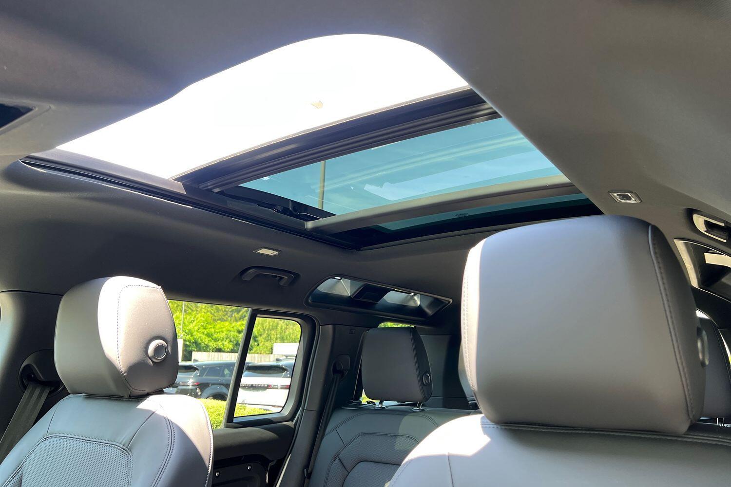 Used Land Rover Defender 2025 for sale - 76499516: Photo 8