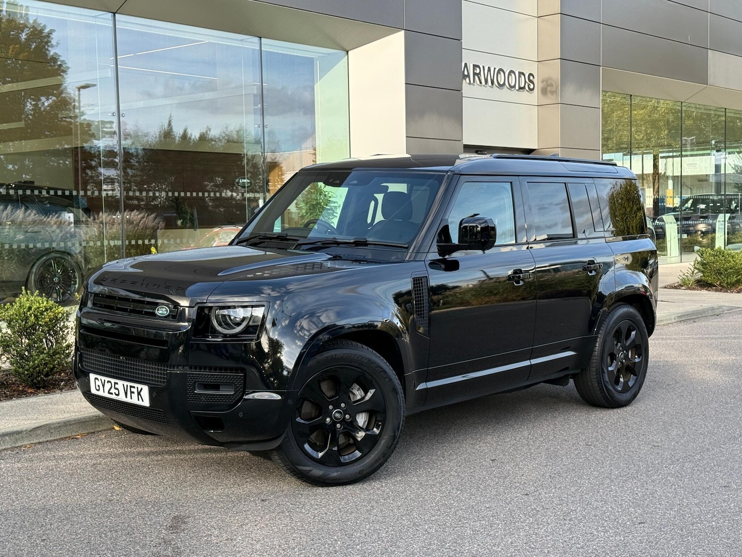 Used Land Rover Defender 2025 for sale - 76409610: Photo 16