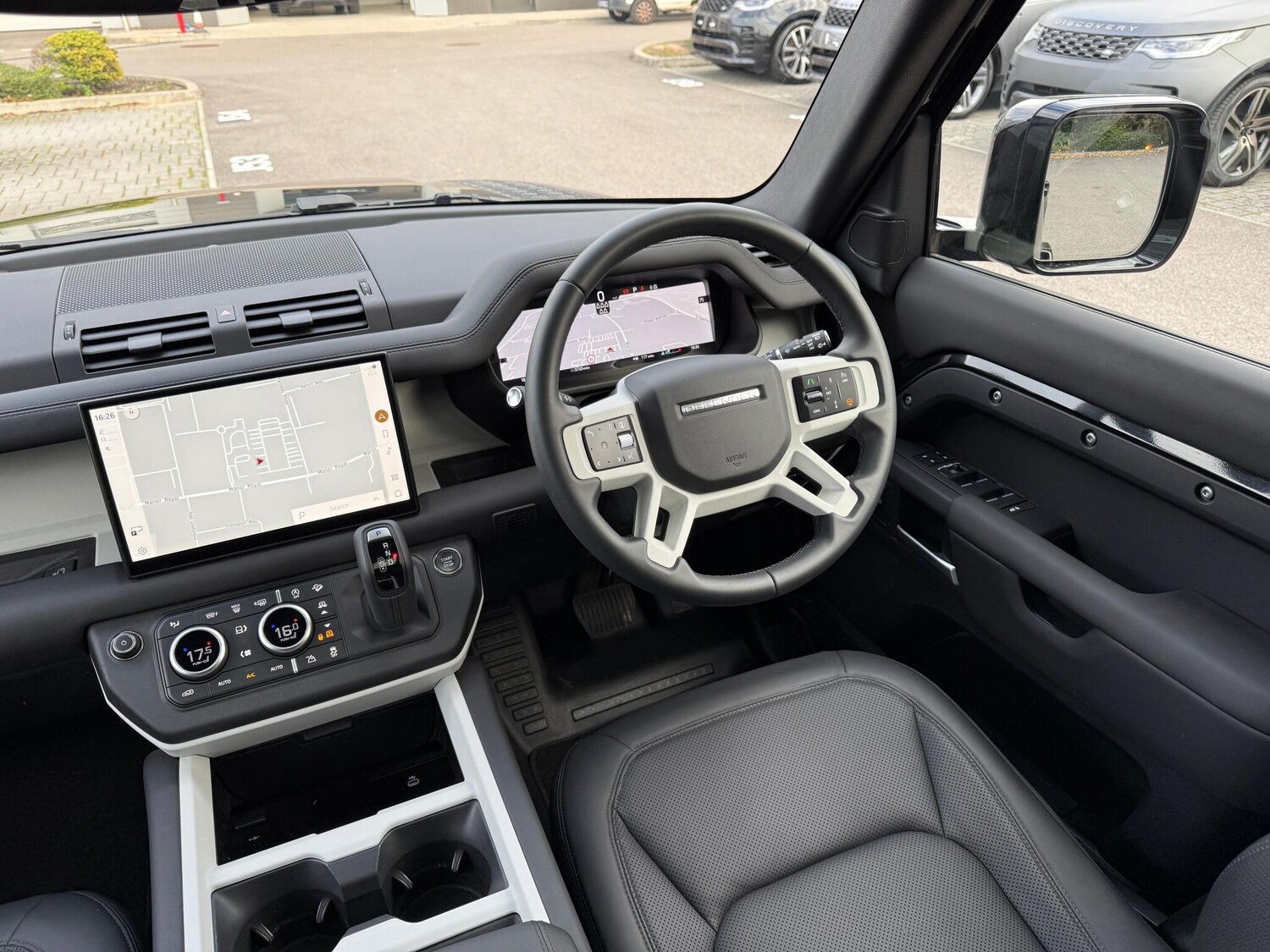 Used Land Rover Defender 2025 for sale - 76409610: Photo 22