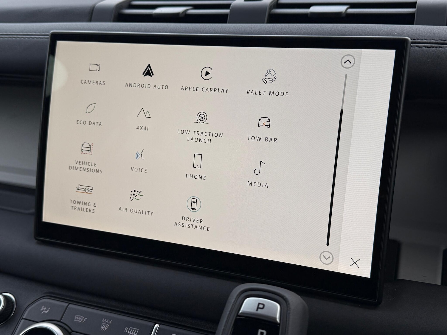 Used Land Rover Defender 2025 for sale - 76409610: Photo 33