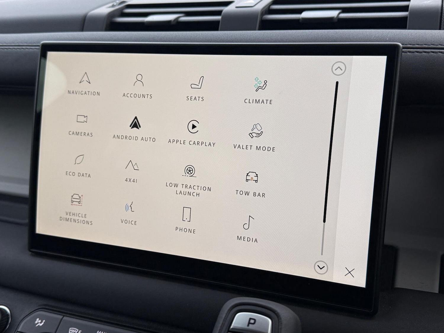 Used Land Rover Defender 2025 for sale - 76409610: Photo 34