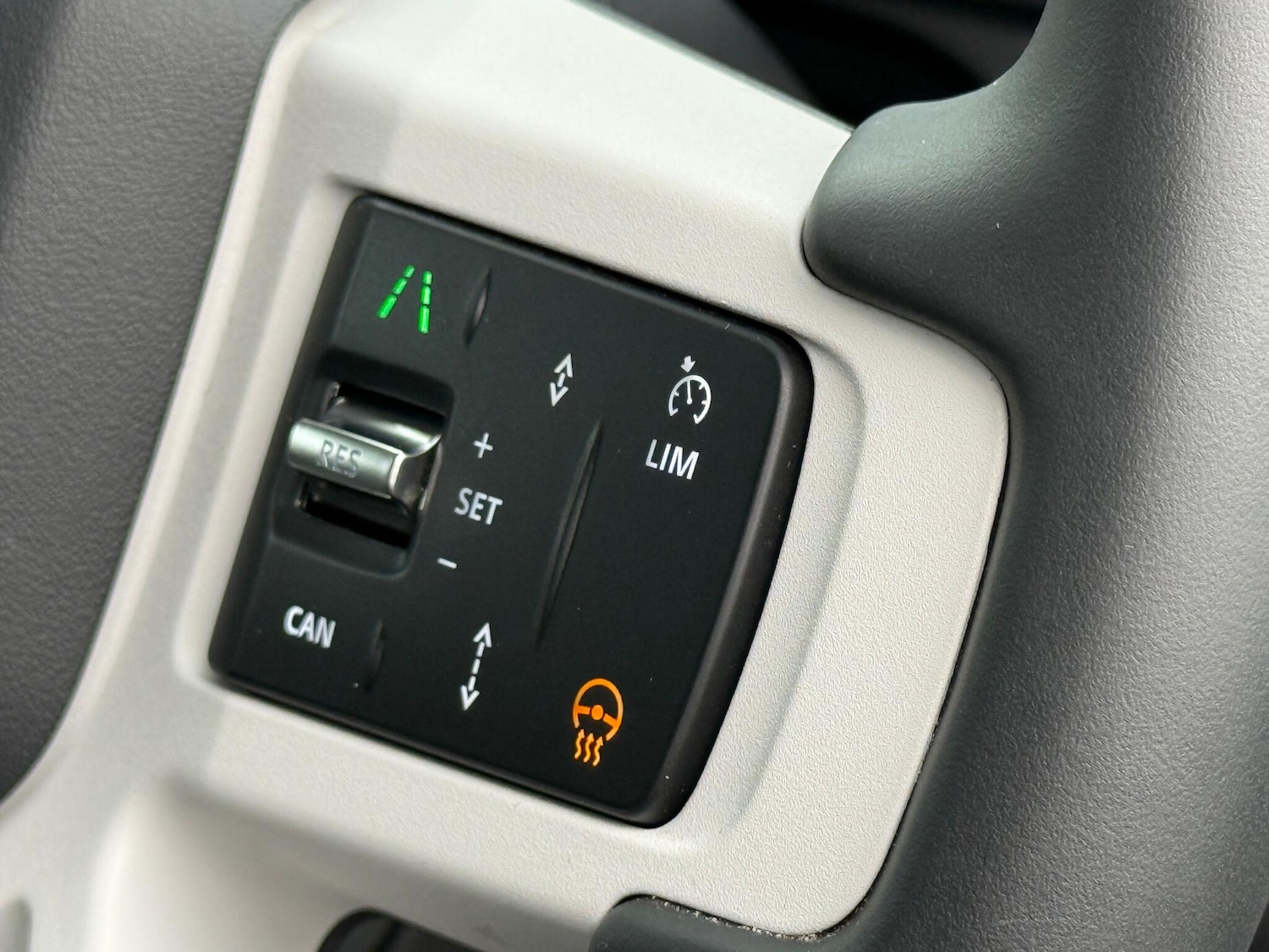 Used Land Rover Defender 2025 for sale - 76409610: Photo 51