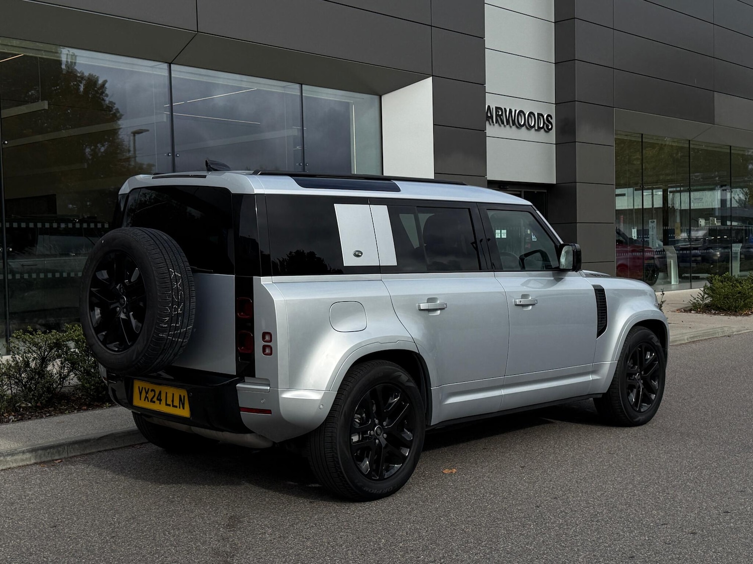 Used Land Rover Defender 110 2024 for sale - 76227838: Photo 11