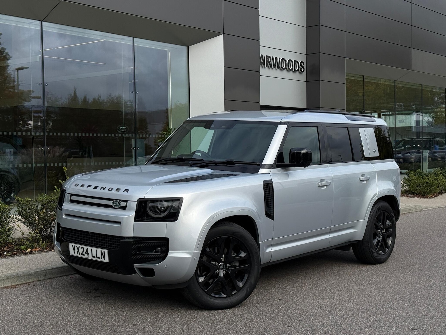 Used Land Rover Defender 110 2024 for sale - 76227838: Photo 14