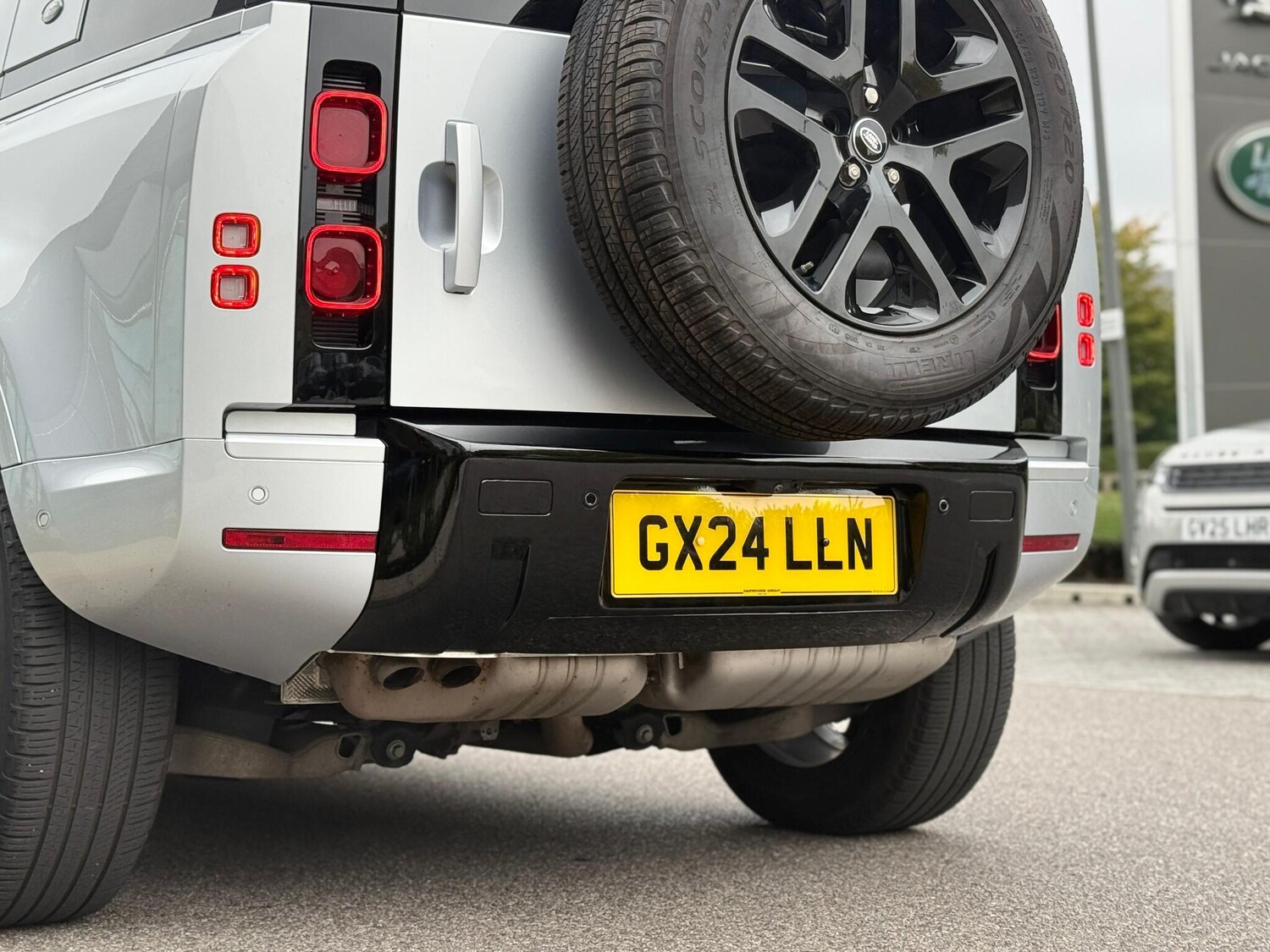 Used Land Rover Defender 110 2024 for sale - 76227838: Photo 26