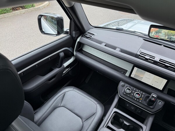 Used Land Rover Defender 110 2024 for sale - 76227838: Photo 29