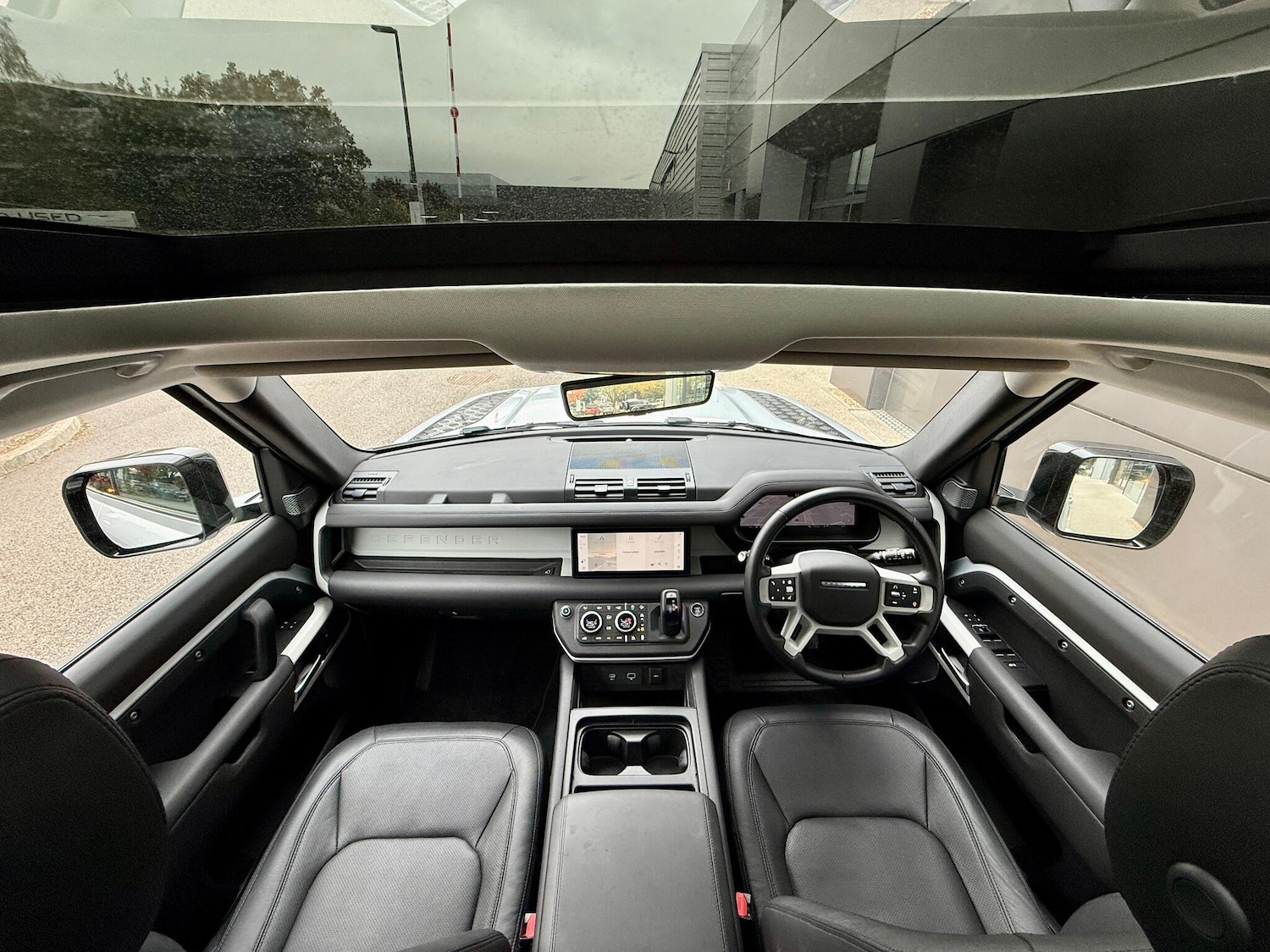 Used Land Rover Defender 110 2024 for sale - 76227838: Photo 3