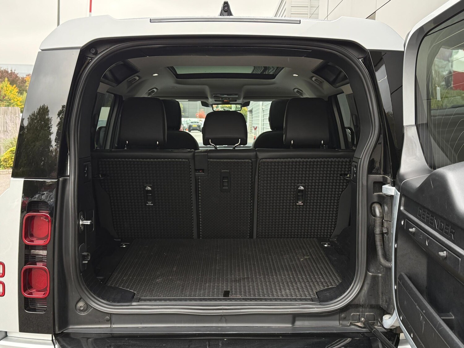 Used Land Rover Defender 110 2024 for sale - 76227838: Photo 39