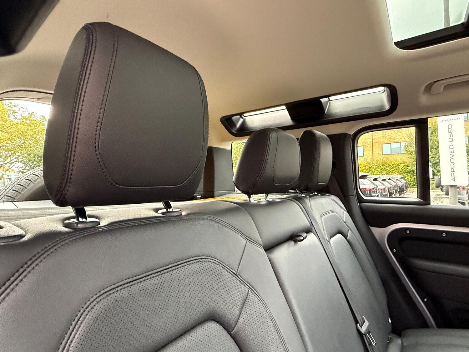 Used Land Rover Defender 110 2024 for sale - 76227838: Photo 40